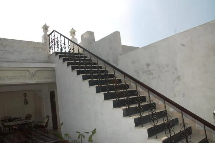 Capital O Moti Mahal Hotel Udaipur